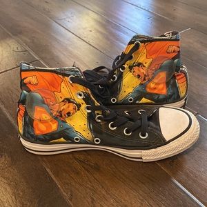 Converse, high top All Stars. Superman. Men’s 5, Women’s 7.